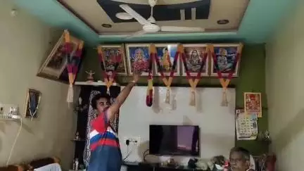 ముధోల్: భైంసా పట్టణంలో పిడుగుపాటుకు కాలిపోయిన టీవీలు, ఫ్యాన్లు, ఈదురుగాలులకు పలు చోట్ల నేలకొరిగిన చెట్లు