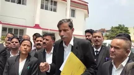 टिहरी: जिला बार एसोसिएशन ने यूसीसी कानून को लेकर जिलाधिकारी के माध्यम से राज्यपाल को भेजा ज्ञापन: अध्यक्ष अनिल शर्मा