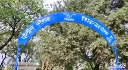 पाचोरा: तालुक्यातील शेवाळे येथे वृद्ध महिलेचा खुन करणाऱ्या मुख्य आरोपीचे घर ग्रामस्थांनी पेटविले
