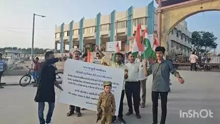 શહેરમાં મહાનગરપાલિકા દ્વારા કરાયેલ વેરા વધારાનો અનોખો વિરોધ કરાયો,ચોપાટી સહિતના વિસ્તારોમાં જાગૃત અભિયાન હાથ ધરાયુ #jansamasya