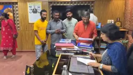 कुल्लू: अप्पर सरसाड़ी में पानी की समस्या से ग्रामीण परेशान, महिलाओं ने डीसी से मुलाकात कर बताई समस्या #jansamasya