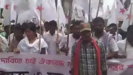 ফরাক্কা: DYFI-র 20 তম রাজ্য সম্মেলন উপলক্ষ্যে অর্জুনপুর কান্তার মোড় থেকে হল পদযাত্রা, উপস্থিত রাজ্য সম্পাদক