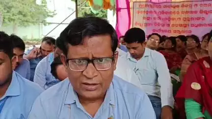 ଫୁଲବାଣୀ ସହର: ଫୁଲବାଣି ଠାରେ   ପୁରୁଷ ଏବଂ ମହିଳା ବହୁମୁଖି ସ୍ୱସ୍ଥ୍ୟ କର୍ମୀ ସାଧାରଣ ସମ୍ପାଦକ ରବିନ୍ଦ୍ର ନାଥ ପ୍ରଧାନ  ଦେଲେ ମତାମତ