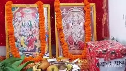 गोरखपुर: गोरखपुर जर्नलिस्ट्स प्रेस क्लब के तत्वावधान में ज्येष्ठमास के पांचवे मंगलवार को विशाल भंडारे का हुआ आयोजन