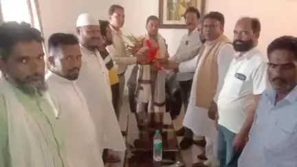 किस्को: आदर्श मोटर परिवहन सहयोग समिति ने लोहरदगा के नए एसपी से की मुलाकात, शॉल व बुके भेंट कर किया अभिवादन