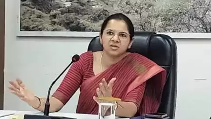 टिहरी: डीएम निकिता खण्डेलवाल ने जिला सभागार नई टिहरी में की प्रेस वार्ता, कहा- रीप एसएचजी आदि परियोजनाओं को धरातल पर उतारना है