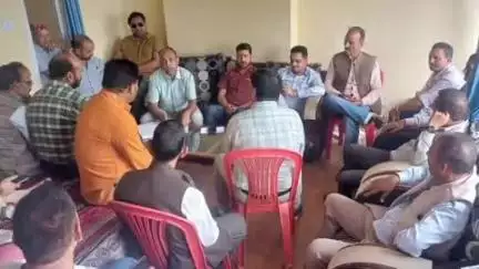 आनी: भाजपा मंडल दलाश ने की बैठक, विधायक लोकेंद्र कुमार भी रहे मौजूद