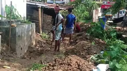 কৈলাশহর: কৈলাসহর পুরপরিষদের সীমানার দেওয়াল নির্মাণকে কেন্দ্র করে ধুন্দুমারকান্ড ঘটে
