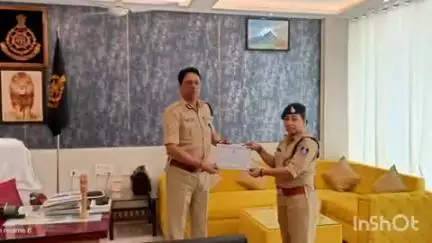 हुज़ूर: रीवा जोन के IG ने पशु तस्करों के खिलाफ की गई कार्रवाई के लिए बिछिया थाना प्रभारी मनीषा उपाध्याय को किया पुरस्कृत
