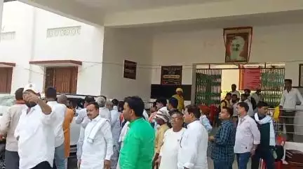 बांसडीह: करनई ग्राम सभा में स्वतंत्रता संग्राम सेनानी गौरी शंकर राय की 102वी जयंती पर किया गया कार्यक्रमों का आयोजन
