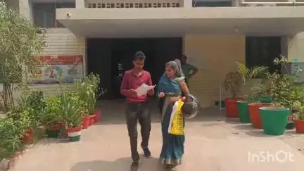 उन्नाव: उन्नाव के DIOS ऑफिस के अंदर युवक के साथ हुई हाथापाई,आंगनबाड़ी कार्यकत्री जन्मतिथि के फर्जी प्रपत्र की जाँच का था मामला