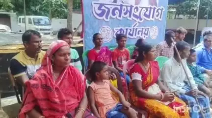 রতুয়া ২: যুব তৃণমূল নেতৃত্বের উদ্যোগে মানিকচকের প্রতিবন্ধীদের সহায়তায় পদক্ষেপ গ্রহণ