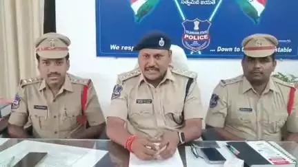 మనోహరాబాద్: ఆన్లైన్ గేమ్ కు బానిసగా మరి, ఆర్థిక సమస్యలు, అప్పుల భారం భరించలేక చోరీల బాట పట్టిన జంటను అరెస్టు చేసిన పోలీసులు