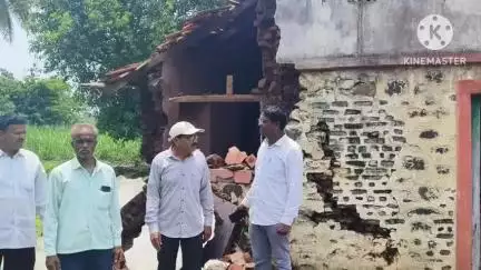ರಾಯಬಾಗ: ಕುಡಚಿ ಪಟ್ಟಣದಲ್ಲಿ ಏಕಾಏಕಿ ಸುರಿದ ಬಾರಿ ಮಳೆಯಿಂದ ಅಪಾರ ಪ್ರಮಾಣದಲ್ಲಿ ಹಾನಿ, ಅಧಿಕಾರಿಗಳಿಂದ ಪರಿಶೀಲನೆ