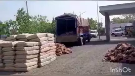 सांगोला: चिकमहुद येथे ८ जणांनी किरकोळ कारणावरून तलवारीने ५ जणांना केली मारहाण; सांगोला पोलीस ठाण्यात गुन्हे