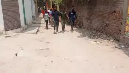 मऊ: भीटी इलाके में स्थित हनुमान मन्दिर के सामने रास्ता नाली नही बनने से लोग परेशान, नगर पालिका प्रशासन मौन #jansamasya
