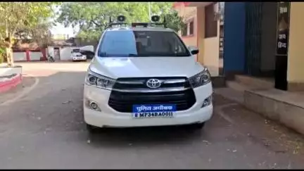 दमोह: हथियारों का जखीरा जब्त, तीन आरोपी गिरफ्तार: दमोह पुलिस ने किया बड़ा खुलासा