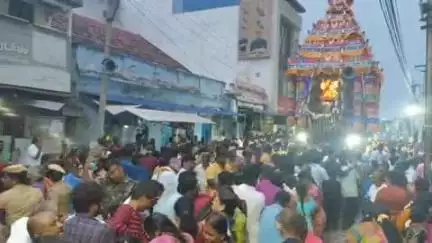 திருப்பூர் தெற்கு: அரிசி கடை வீதியில் உள்ள ஸ்ரீ வீரராகவ பெருமாள் கோவிலில் தேரோட்டம் வெகு விமர்சையாக நடைபெற்றது