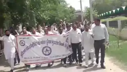 ऑनलाइन ट्रांसफर पोलिसी में भेदभाव के विरोध पर एमडी ऑफिस विद्युत सदन में गरजे बिजली कर्मचारी: यशपाल देशवाल प्रदेश महासचिव