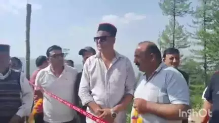 जुब्बल: ग्राम पंचायत बढ़ाल व बरथाटा में एक दिन में तीन सड़कों की सफल पासिंग, जनता ने शिक्षा मंत्री रोहित ठाकुर का धन्यवाद किया