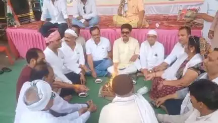 करेली: कांग्रेस ने किसानों की मूंग खरीदी न होने और समस्याओं को लेकर भाजपा नेताओं के लिए किया सद्बुद्धि यज्ञ