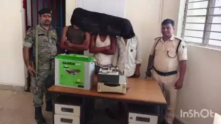 गोह: डड़वां गांव से प्राथमिकी के महज 6 घण्टे के भीतर चोरी के इलेक्ट्रॉनिक उपकरण के साथ तीन युवक को पुलिस ने किया गिरफ्तार