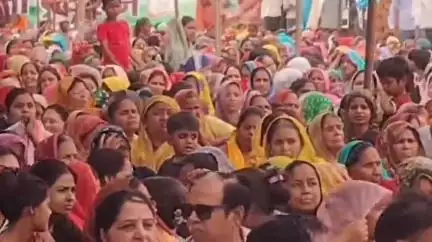 ग्वालियर गिर्द: अघोषित विद्युत कटौती के खिलाफ कांग्रेस MLA सतीश सिकरवार ने रोशनी घर कार्यालय पर किया धरना प्रदर्शन