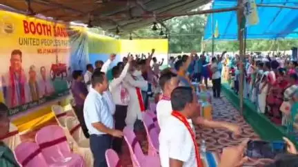 বাক্সা: কমলাবাৰীত ইউপিপিএলৰ বুথ সন্মিলনত কোকৰাঝাৰৰ সাংসদ জয়ন্ত বসুমতাৰীৰ অংশগ্রহণ