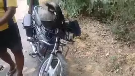 मुहम्मदाबाद गोहना: रानीपुर गोदाम के पास दो बाइक की आमने सामने बाइक की टक्कर में एक युवक गंभीर रूप से घायल