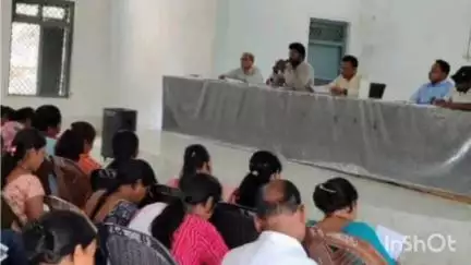 मरवाही: पीएम आवास में लापरवाही बरतने पर मरवाही जनपद के पंचायत सचिवों और आवास मित्रों पर की गई निलंबन की कार्रवाई