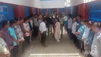 सलूम्बर: सलूंबर उप-कारागृह का औचक निरीक्षण करने पहुँचे नयायाधिष् aur ADM , निषिद्ध सामग्री नहीं मिली