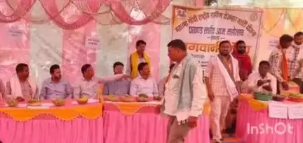 मेराल: मेराल प्रखंड के ओखरगाडा और संगवरिया पंचायत भवन में आम महोत्सव सह बागवानी मेला आयोजित