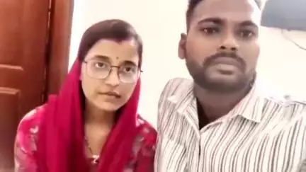 नरवर: नरवर तहसील: मगरौनी के मयरामपुरा गांव के लड़के व सिमिरिया गांव की लड़की ने भागकर शादी की, वीडियो वायरल