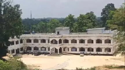 লংথরাই ভ্যালি: ছৈলেংটা সরকারি ইংলিশ মিডিয়াম স্কুলে টয়লেট ও মিড ডে মিলের অব্যবস্থা #jansamasya