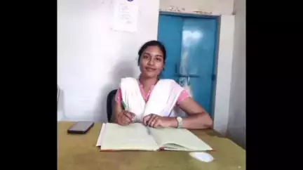 బెల్లంపల్లి: తాండూరు మండలం వ్యవసాయ సహకార సంఘం కార్యాలయంలో జిలుగా విత్తనాలు అందుబాటులో ఉన్నాయన్న వ్యవసాయ శాఖ అధికారిని సుష్మా