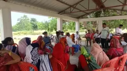 चकिया पिपरा: चकिया प्रखंड क्षेत्र के आयुष्मान आरोग्य मंदिर, अमवा में सामुदायिक स्वास्थ्य अधिकारी संजय कुमार के नेतृत्व में बैठक हुई