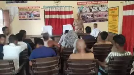 बिलारी: बिलारी पुलिस ने वरिष्ठ पुलिस अधीक्षक के निर्देश पर मिशन सड़क सुरक्षा अभियान के तहत लोगों को किया जागरूक