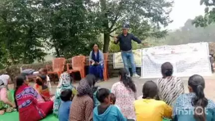सोमेश्वर: सोमेश्वर में शुरू हुआ तीन दिवसीय बाल विवाह मुक्त उत्तराखण्ड अभियान, सकार गांव में ग्रामीणों को दी गई कानूनी जानकारियां