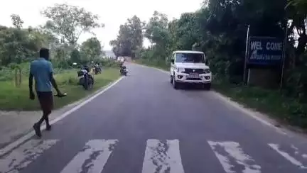 জামপুইজলা: বোলেরো গাড়ি ধাক্কায় শিক্ষকের মৃত্যু, ঘাতক গাড়িটা আটক করতে ব্যর্থ জম্পুইজলা মহকুমা পুলিশ প্রশাসন