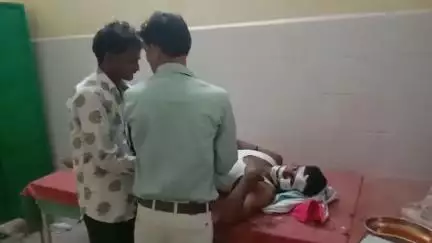 बबेरू: रयान गांव के पास बाइक सवार युवक अनियंत्रित होकर गिरकर गंभीर रूप से घायल, बबेरू सीएचसी से जिला अस्पताल किया गया रिफर