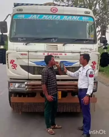 बेमेतरा जिला के विभिन्न थानों की पुलिस ने मोटर व्हीकल एक्ट के 35 प्रकरणों में ₹12,400 की चालानी कार्रवाई की