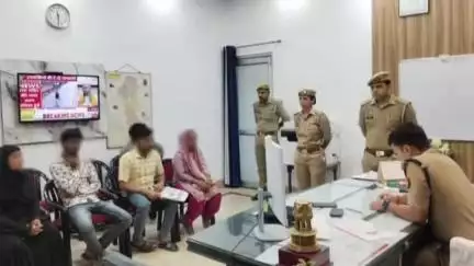 बिलारी: एसपी देहात कुंवर आकाश सिंह ने अपने कार्यालय पर जनसुनवाई में आए फरियादियों की समस्याएं सुनीं
