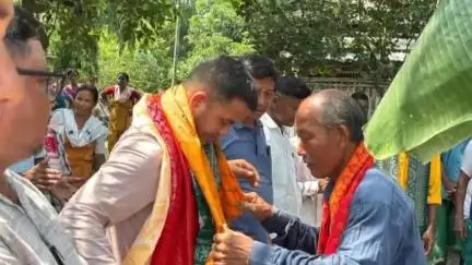 ওদালগুৰি: পূব বাবৰিখাটত নৱ নিৰ্মিত সাংস্কৃতিক মঞ্চৰ শুভ উদ্বোধন কৰে বিটিআৰৰ ইএম দাউবাইচা বড়োয়ে