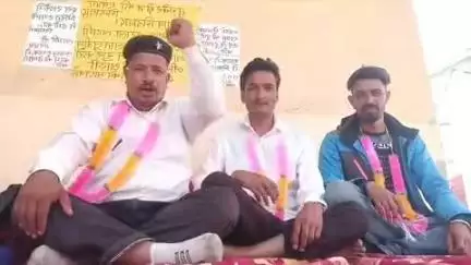 निरमंड: निरमंड में सड़क को लेकर धरना 7वें दिन भी जारी