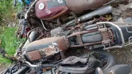 खुर्जा: थाना खुर्जा देहात परिसर में 48 लावारिस दो पहिया वाहनों की कराई गई नीलामी