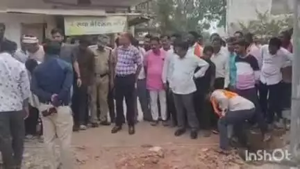 थानखम्हरिया: दाढ़ी नगर पंचायत में गौरव पथ निर्माण के लिए अतिक्रमण हटाने को लेकर नगरवासियों और प्रशासनिक अधिकारियों की बैठक सम्पन्न