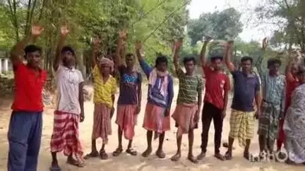नाला: पाकुड़िया पं. के कुर्तीभीटा आदिवासी टोला के लोग सड़क सुविधा से वंचित, ग्रामीणों ने मंगलवार को सुनाई समस्या #jansamasya
