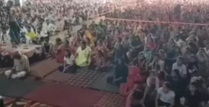 सीहोर: जिले के ग्राम खजुरिया कला में महायज्ञ में उमड़ी श्रद्धालुओं की भीड़, जनप्रतिनिधि भी हुए शामिल