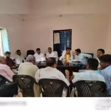 सूर्यपुरा: सूर्यपुरा प्रखंड कार्यालय में बीस सूत्री क्रियान्वयन समिति के सदस्यों की पहली बैठक हुई