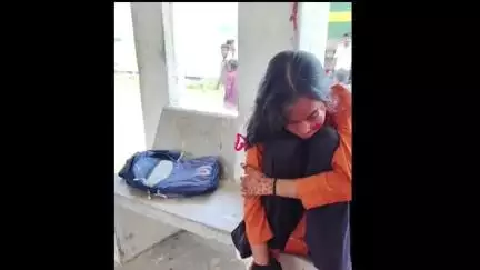 তপন: মালঞ্চা রেলস্টেশনে ট্রেনের ধাক্কায় গুরুতর জখম উচ্চমাধ্যমিকের ছাত্রী, চিকিৎসাধীন বালুরঘাট হাসপাতালে
